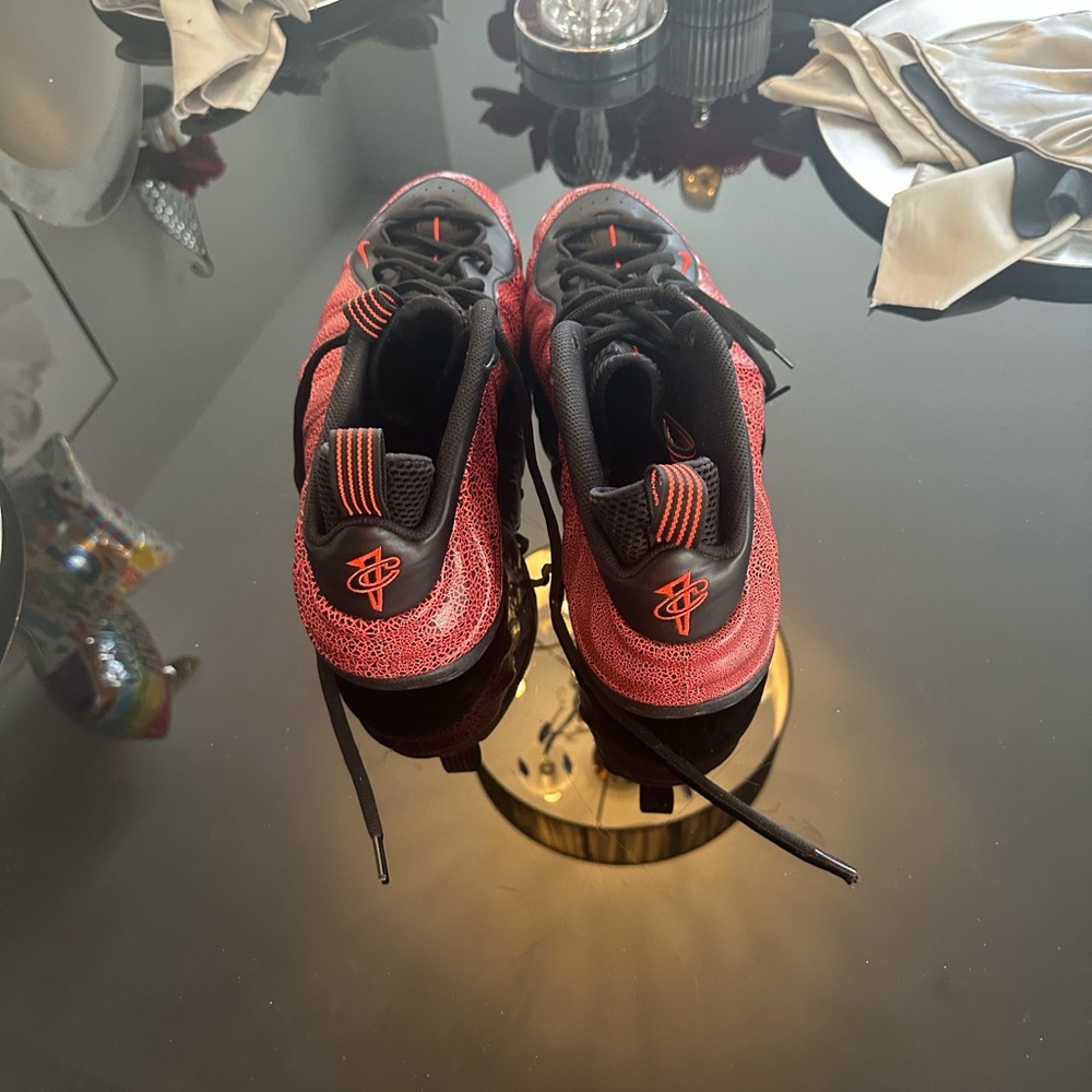 Nike Red and Black Athletic Shoes - Picture 2 of 5